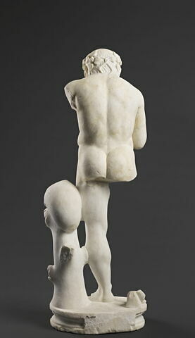 statuette