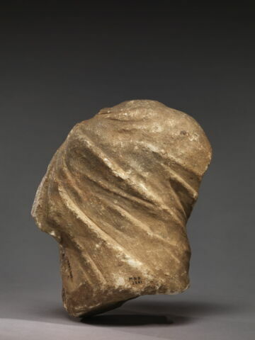 statuette, image 2/2