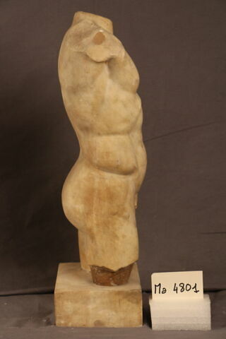 statuette