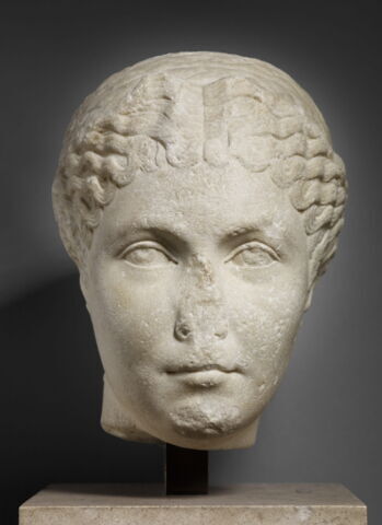 statue, image 5/9