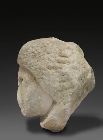 statue, image 2/2