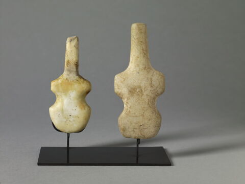 statuette, image 2/2