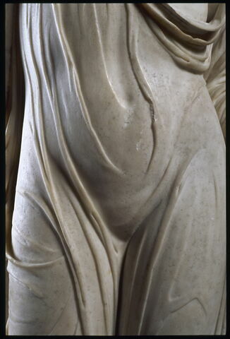Aphrodite du type de la Venus Genitrix, image 11/27