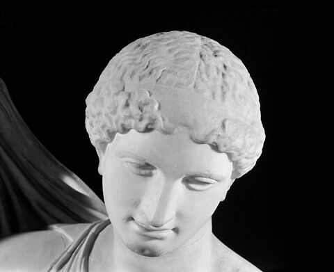 Aphrodite du type de la Venus Genitrix, image 20/27