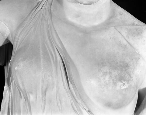 Aphrodite du type de la Venus Genitrix, image 25/27