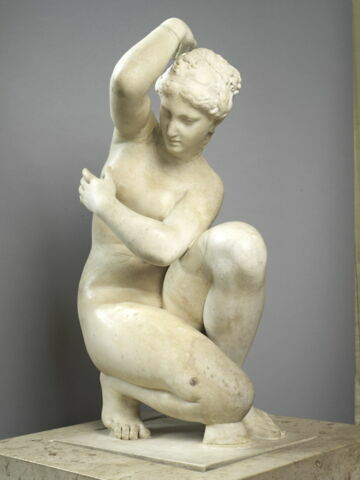 statue