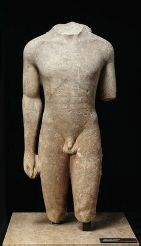 statue