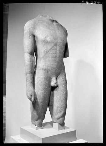 statue, image 7/8
