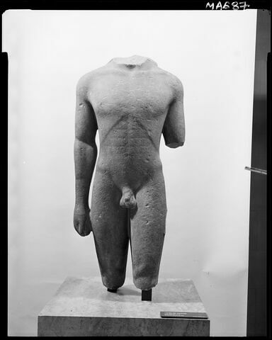 statue, image 2/8
