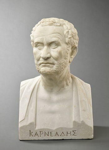 statue