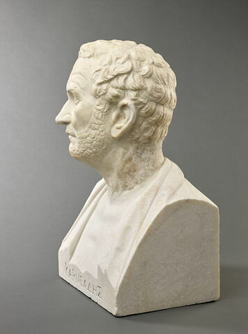 statue, image 2/4
