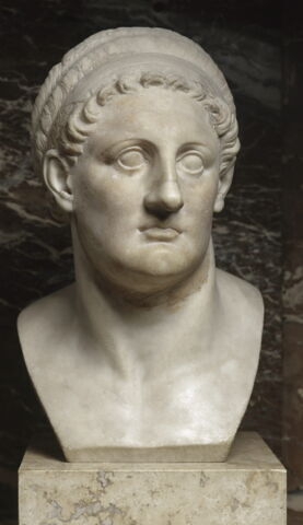 statue, image 4/12