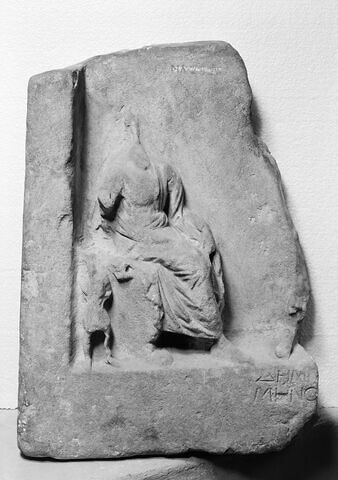 stèle funéraire, image 2/2