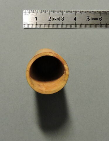 cornet à dés  ; pyxis, image 3/6