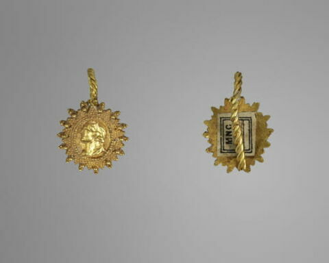 boucle d'oreille, image 3/4