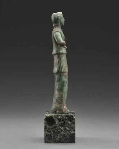 statuette, image 2/4
