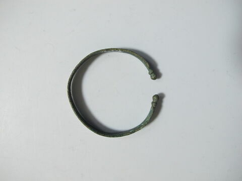 bracelet, image 2/2