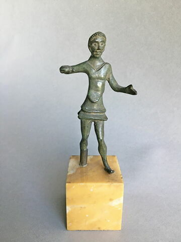 statuette