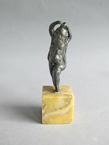 statuette