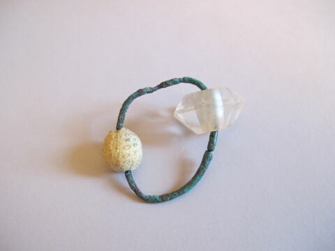 bijou, image 2/2
