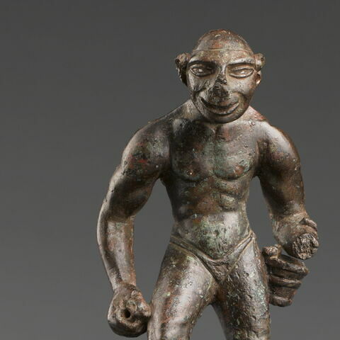 statuette, image 4/10