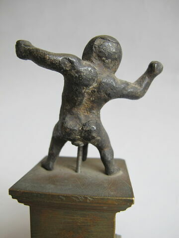 statuette, image 3/3