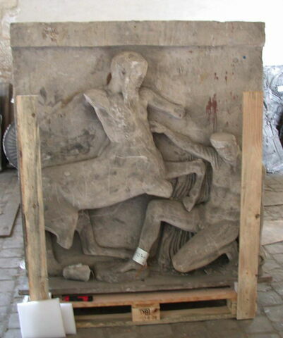 Tirage d'une métope du Parthénon représentant un Centaure et un Lapithe