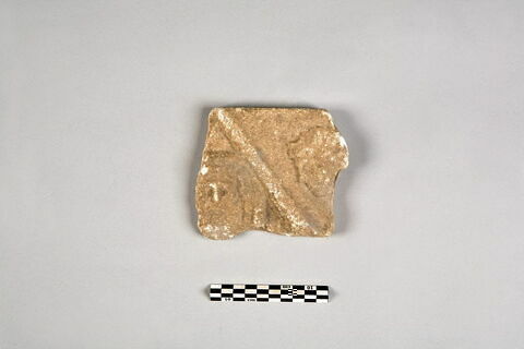 Stèle votive à Saturne (fragment), image 2/3