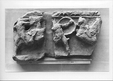 Frise du temple d'Artemis à Magnésie du Méandre, image 2/2