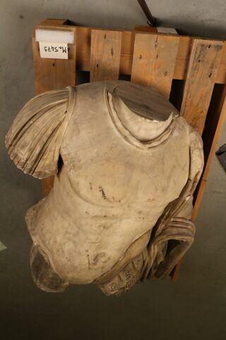 statue, image 4/4