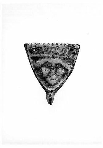 élément de collier  ; applique de vêtement