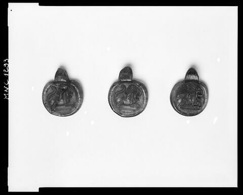 élément de collier ; amulette, image 12/12