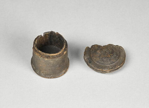 pyxis, image 2/2