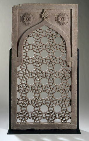 Jali (écran de fenêtre) au treillis d'octogones et d'étoiles, image 5/6