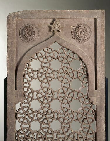 Jali (écran de fenêtre) au treillis d'octogones et d'étoiles, image 6/6