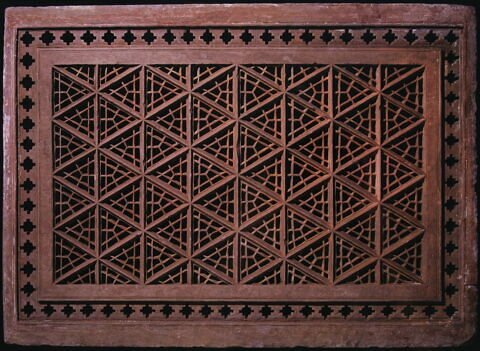 Jali (écran de fenêtre) au treillis de triangles isocèles, image 3/4