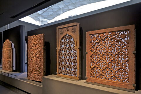 Jali (écran de fenêtre) au treillis floral, image 3/8