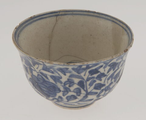 Tasse (finjan) à décor de branches feuillues, image 2/8