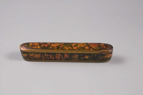 Plumier à décor floral, image 9/10