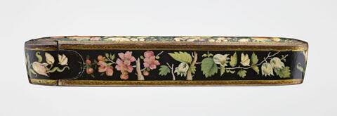 Plumier à décor floral, image 4/10