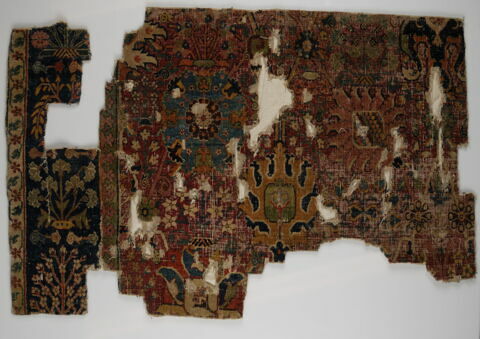 Fragment d'un tapis "vase"