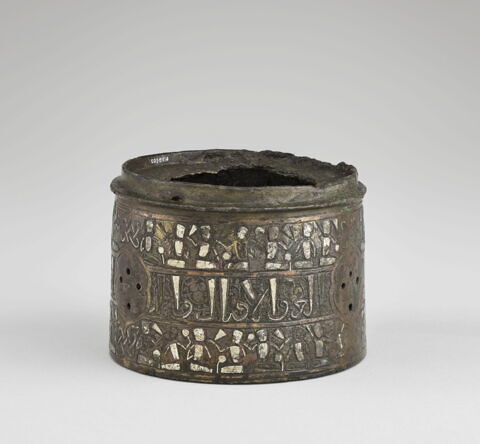 Base d'encrier à scènes de banquet, image 4/6