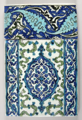 Carreau de bordure à fleurons rumi et feuilles dentelées décorées d'un nuage tchi, image 3/3