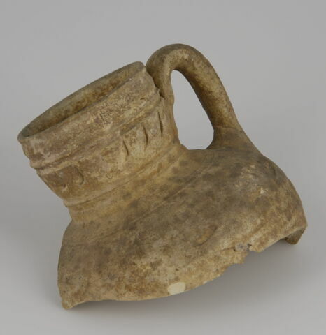 Partie supérieure d'un pichet, image 1/1