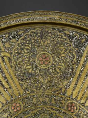 Plateau au nom du sultan rasulide du Yémen Sayf al-Din al-Malik al-Mujahid Ali (1321-1363), image 4/5