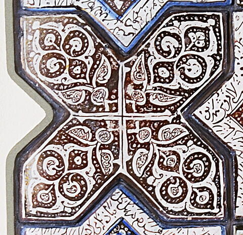 Croix à décor végétal stylisé, image 3/3
