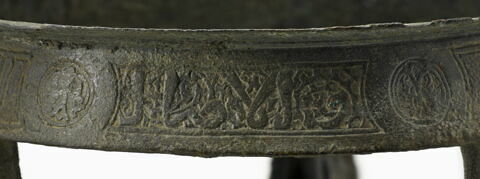 Plateau tripode aux lions, image 8/16
