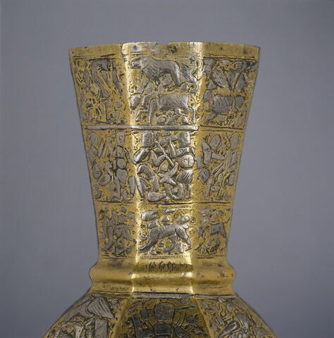 Vase aux pattes de lion, image 4/18