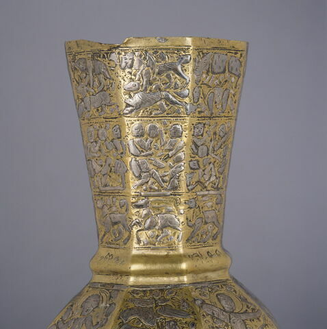 Vase aux pattes de lion, image 5/18