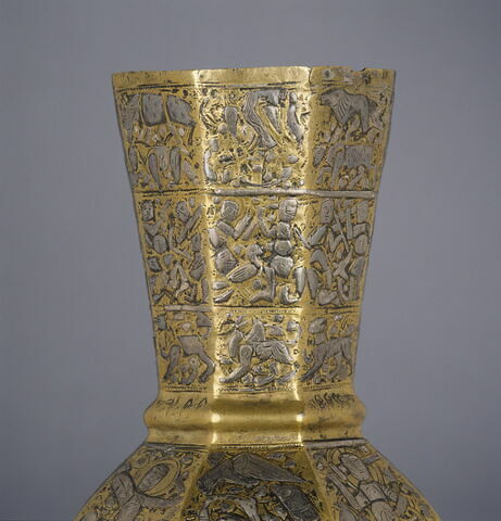 Vase aux pattes de lion, image 9/18